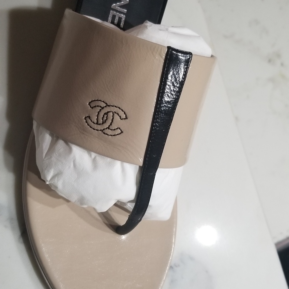 Chanel thong slippers
